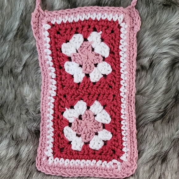 Pink Crochet Floral Crossbody Phone Bag - Picture 6 of 6